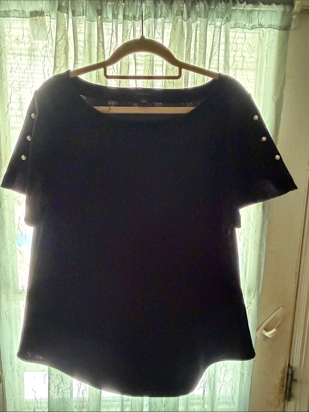 ANN TAYLOR Black Short Sleeve Top with Pearl Buttons